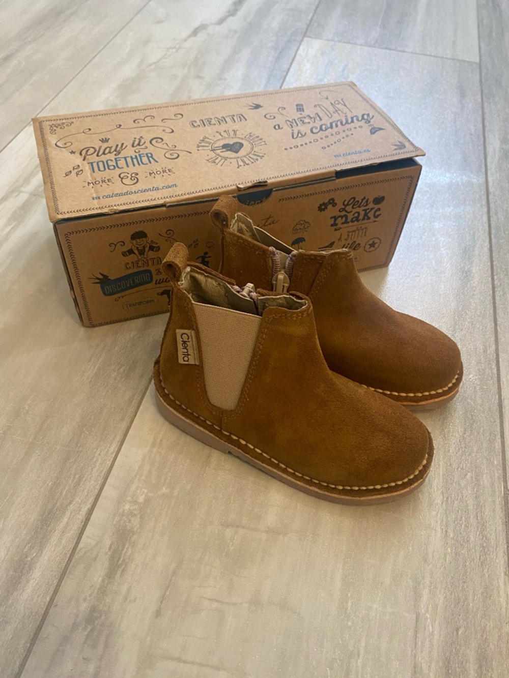 NWT Cienta Classic Tan Brown Suede Leather Round Toe Zip-Up Boot toddler 7.5